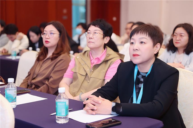 2025��ʮһ���˶�Ӫ��ʳƷ�߲���̳Բ����Ļ��������Я��ר���ԿƼ������˶�Ӫ���ɳ�����չ����ͼ