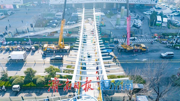 项目强省会｜配备直梯！印象济南旁人行天桥加速建设，缓解拥堵指日可待