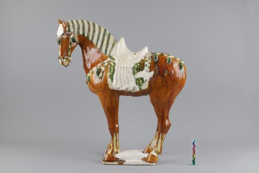 23 M49-56 唐三彩马