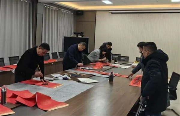 �����������չ���´���ף�����