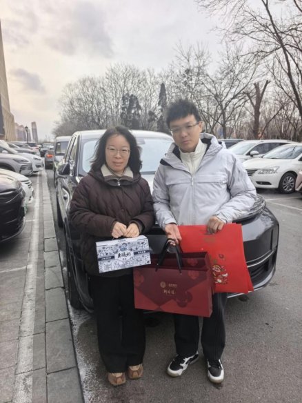 龙口机构慰问大病员工丁莉家属