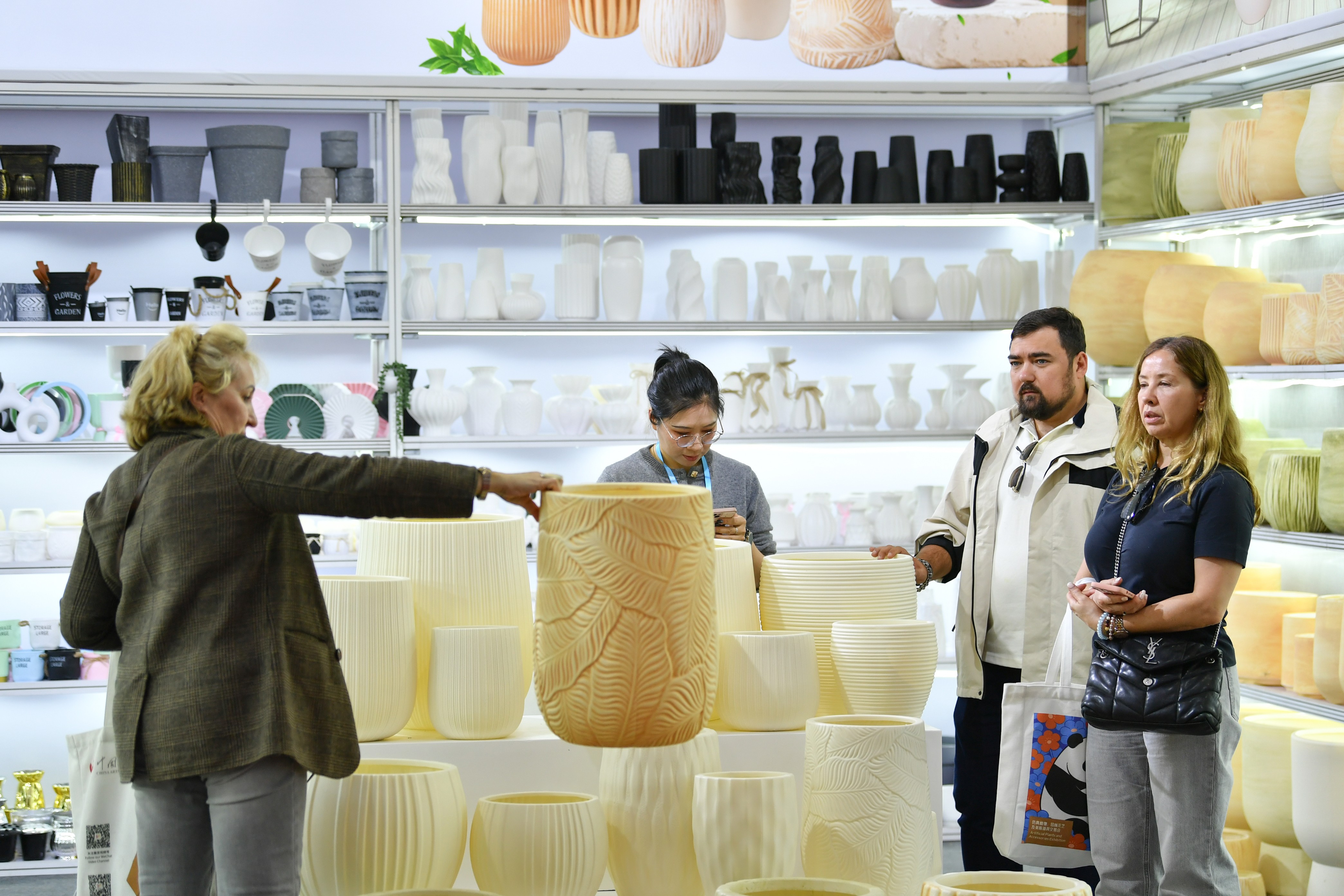 第61届仿真植物交易会璀璨绽放成都