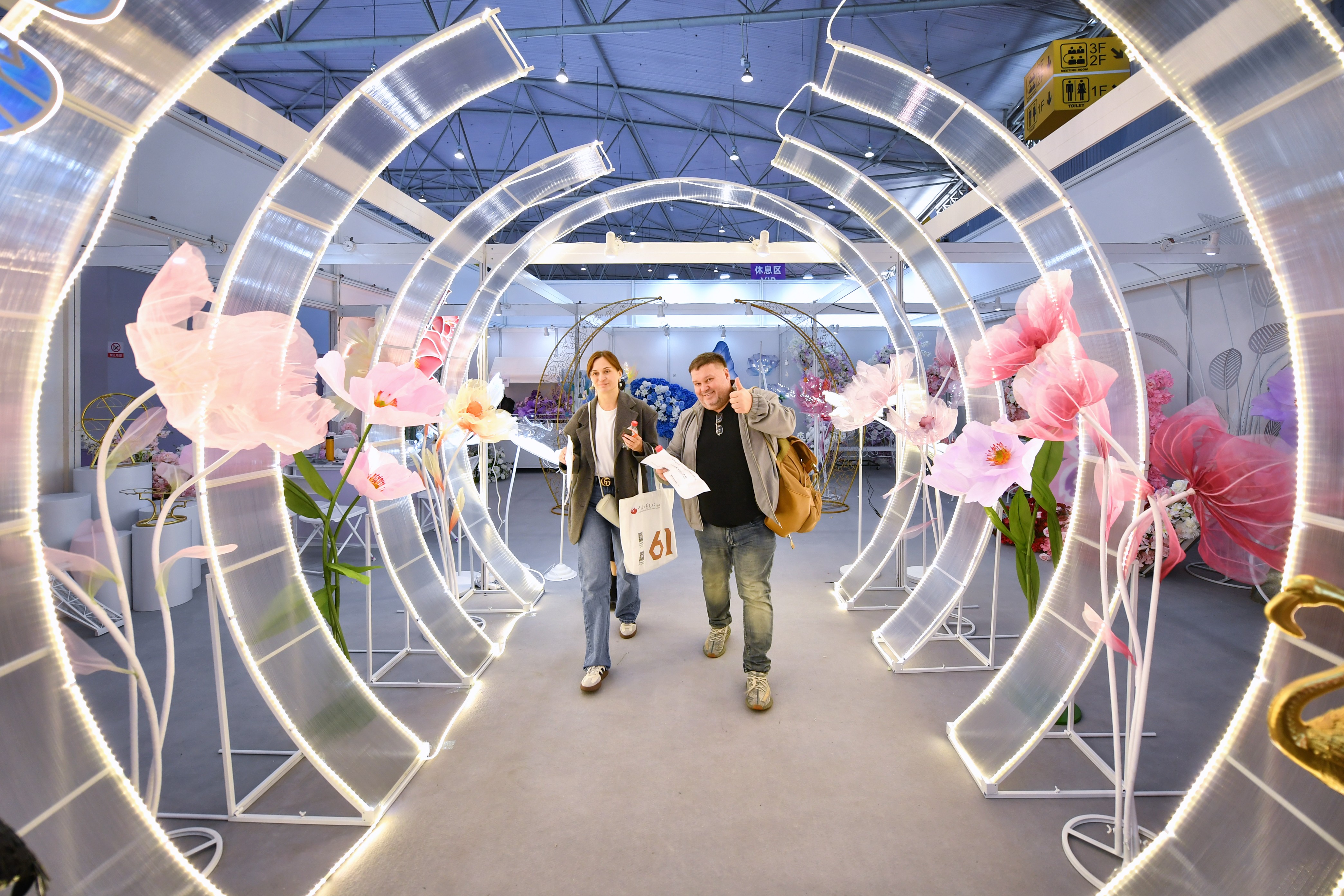 第61届仿真植物交易会璀璨绽放成都