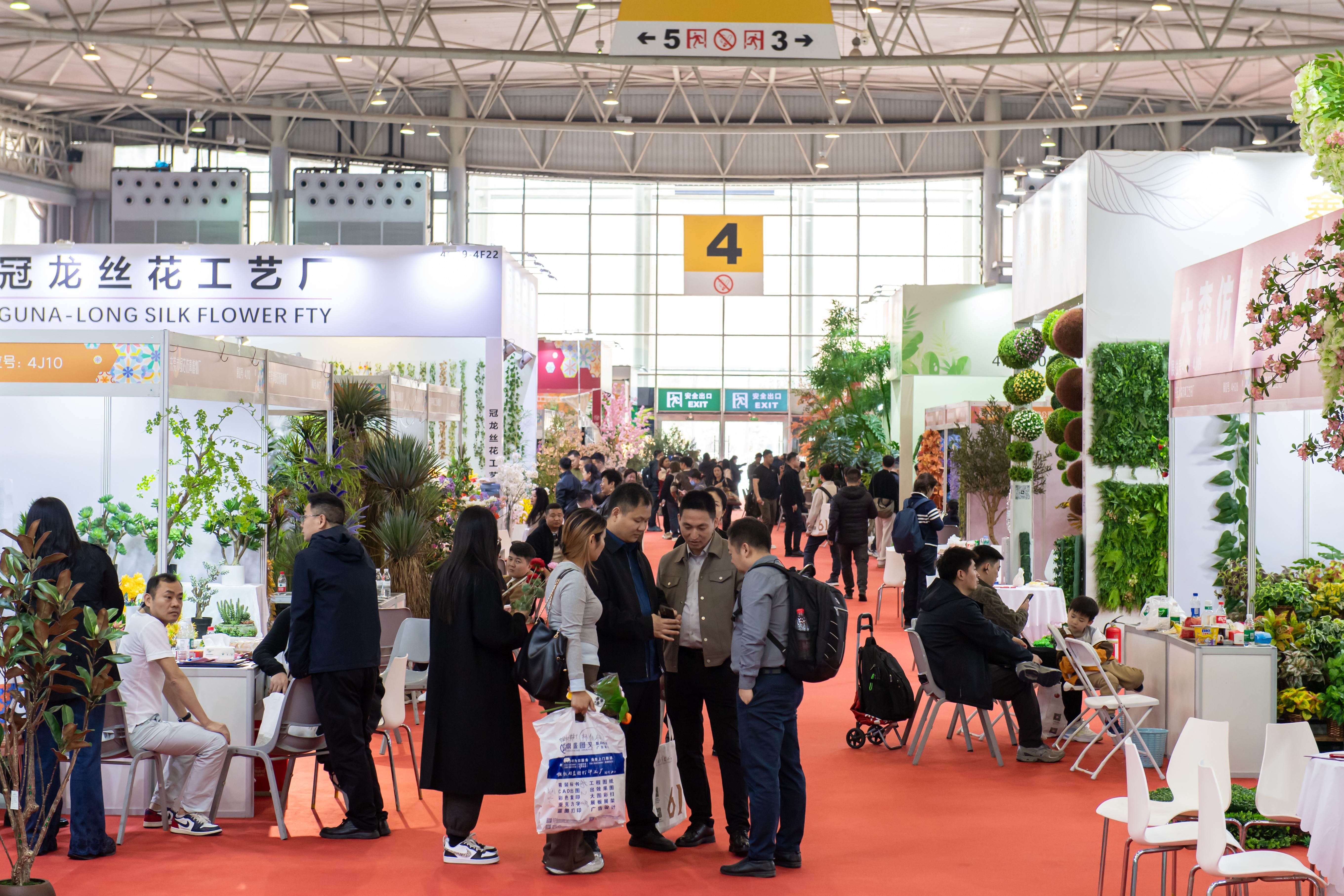 第61届仿真植物交易会璀璨绽放成都