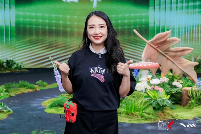 安踏儿童户外系列精彩亮相，拉开2026柯桥时尚周华丽序幕