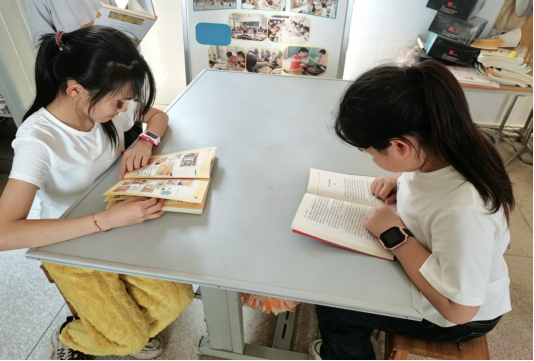 /home/syyc/桌面/快捷方式 - 通讯报道/小孩读书.png小孩读书