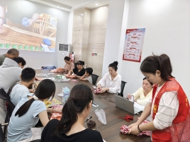 鹿港社区开展便民公益活动 艾草锤手工暖民心3