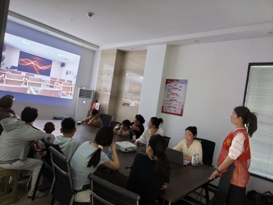 鹿港社区开展便民公益活动 艾草锤手工暖民心5
