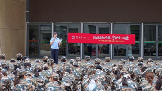 2.民警讲课