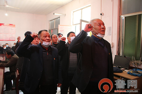 济宁市微山县马坡镇领导到马坡镇泉上村指导村两委换届选举工作