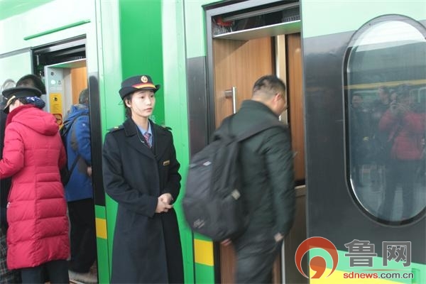 z字头列车开行,在聊城站停靠的有7趟,分别为深圳至北京西d728/d727