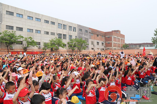 临沂枣园小学举行文艺汇演