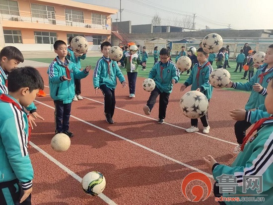 临沂新桥小学举行大课间活动展示