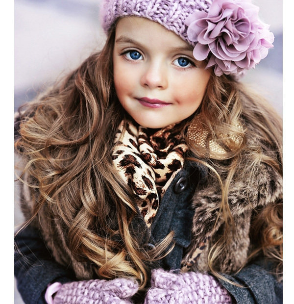 俄罗斯4岁模特写真真人版可爱洋娃娃图