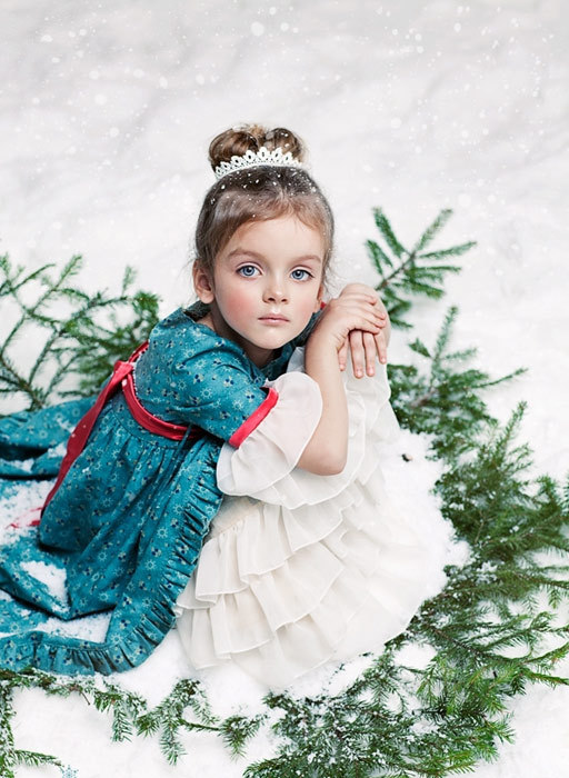 俄罗斯4岁模特写真真人版可爱洋娃娃图