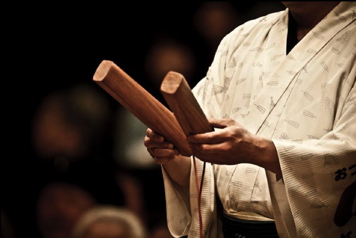 实拍日本相扑"肉搏"大战【高清大图】