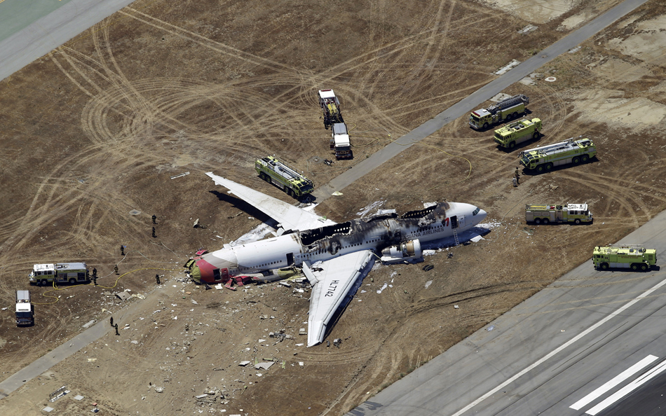 韩国波音777客机在旧金山国际机场坠毁