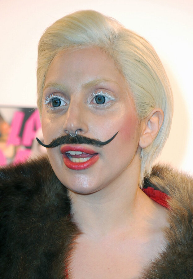 ladygaga八字胡白色眼线吓坏媒体