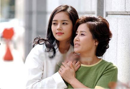 韩佳人 2003年《黄手帕》当年的"赵善珠"只是脸蛋稍微有点肉而已.