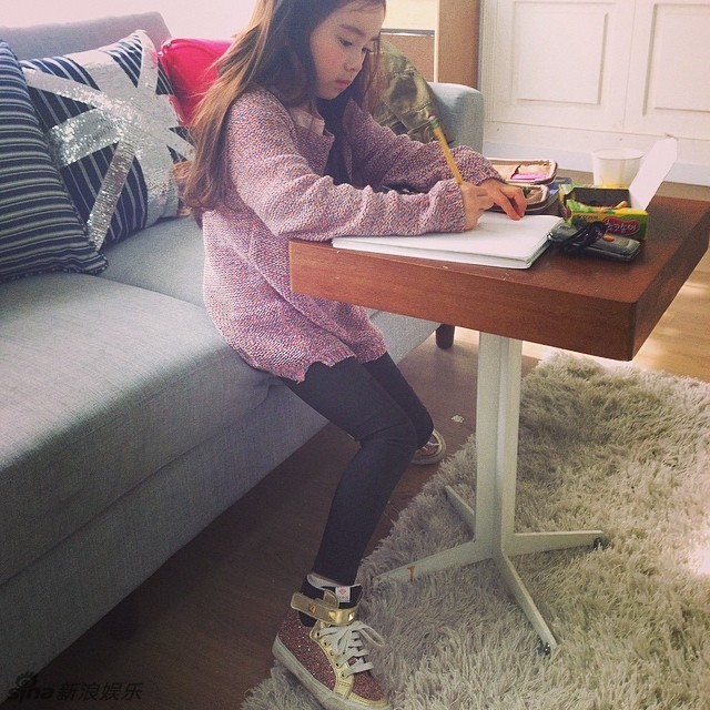 海量韩国粉嫩小萝莉美照活脱脱小美人图