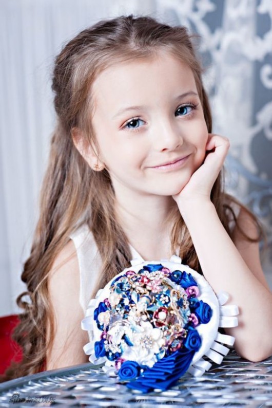 俄罗斯童模精灵古怪百变萝莉嫩出水