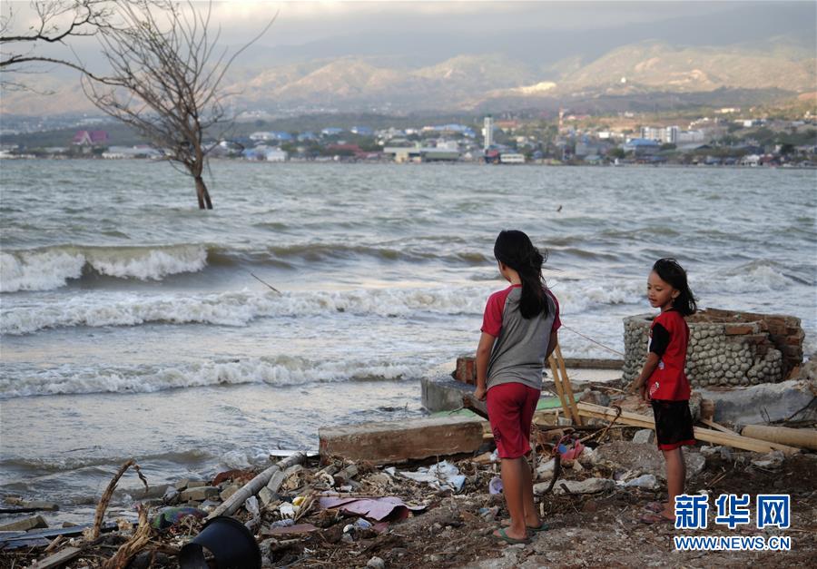 印尼海啸前兆小女孩图片