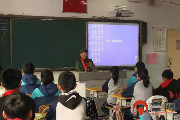 一同来到段泊岚镇刘家庄中学将爱心助学款,书包,笔记本等学习用品