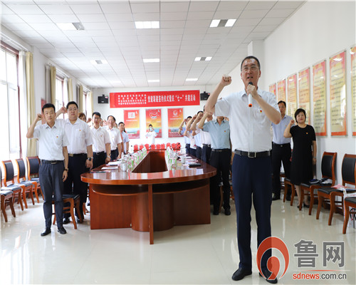 青岛西海岸新区辛安街道企地四方共建党旗引领发展