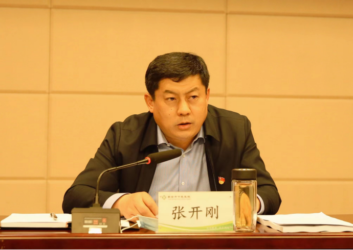 会上,党委委员,纪委书记孟光源传达了省委书记李干杰,市委书记杨洪涛