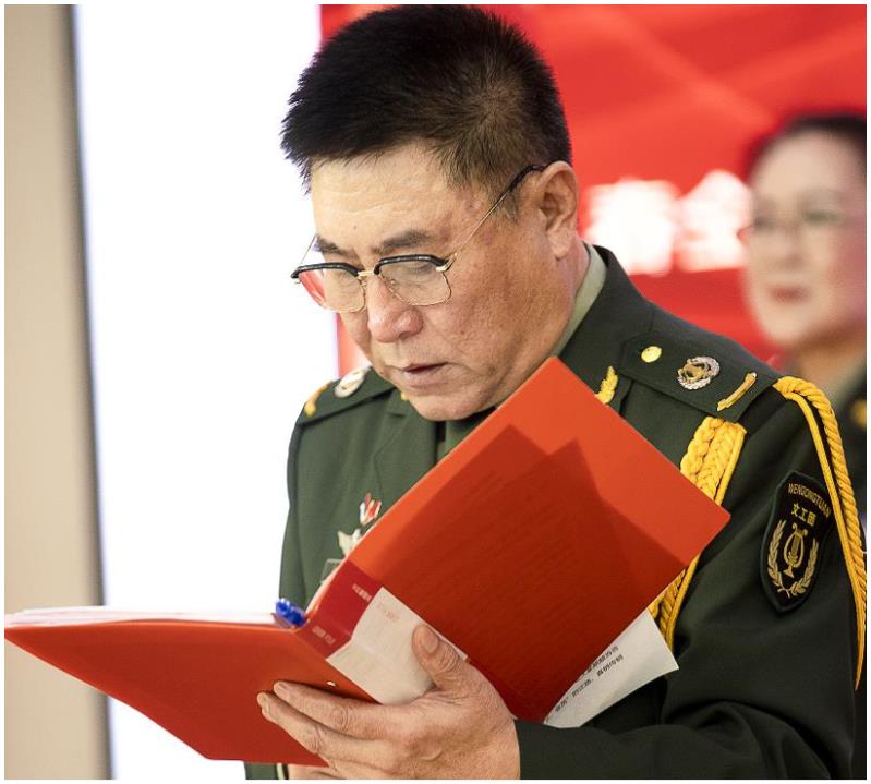 高举红色“出征旗” 唱响全球健康歌