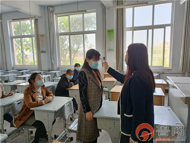 栖霞市翠屏中学 扎实推进校园安全工作 为师生安全保驾护航