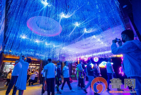 夜游台儿庄古城：赏夜景、看非遗、品美食、逛酒吧、宿古城～