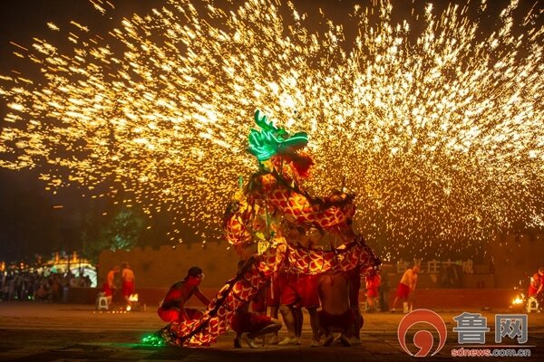 最美中国年台儿庄古城过大年